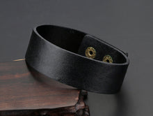 Cargar imagen en el visor de la galería, Brazalete Masculino Rebel RC-56
